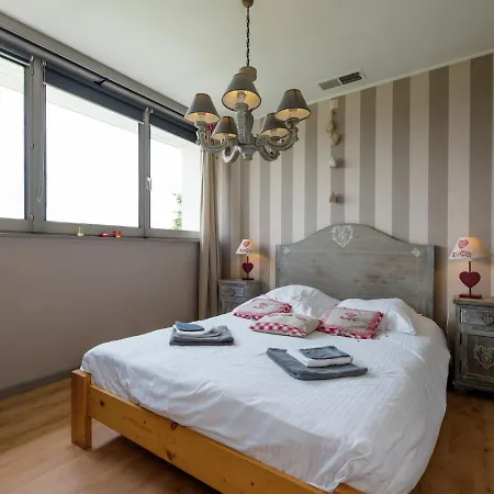 Attractive Holiday Home In Longfaye With Garden Holiday home