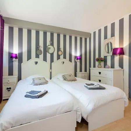 Holiday home Attractive Holiday Home In Longfaye With Garden Longfaye